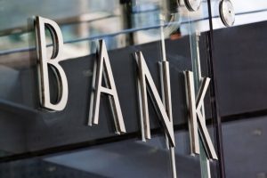 Iakttag försiktighet med de regionala bankerna